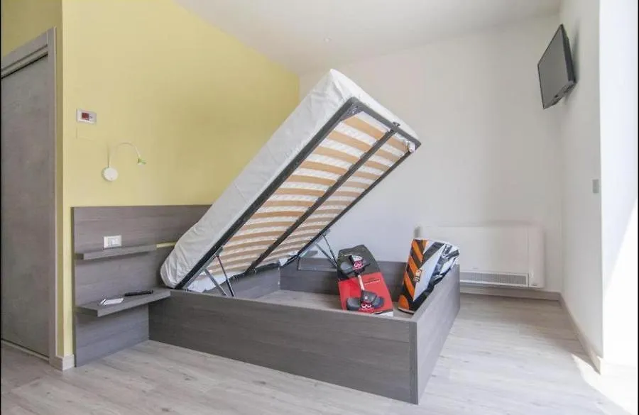 Antica Campione Rooms & Hostel Campione del Garda Hotel