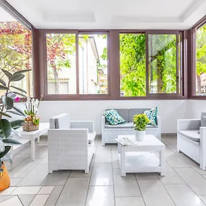 https://hotel-luana.riccione-hotels.org
